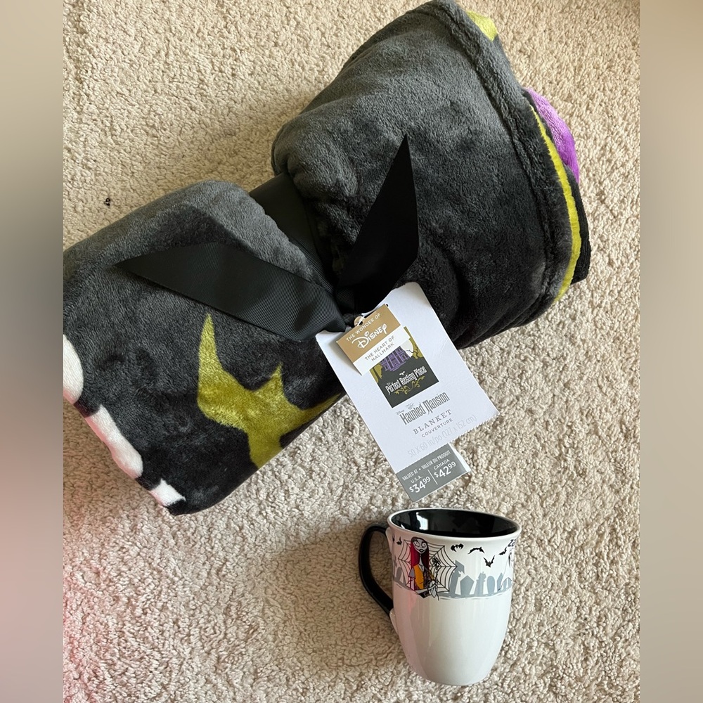 🆕 Halloween Haunted Mansion Blanket & Nightmare Before Zak Mug Bundle 👻💜🖤